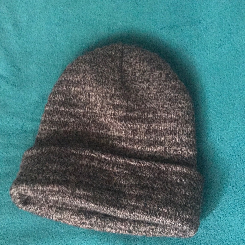 WINTER HAT - Picture 3 of 3